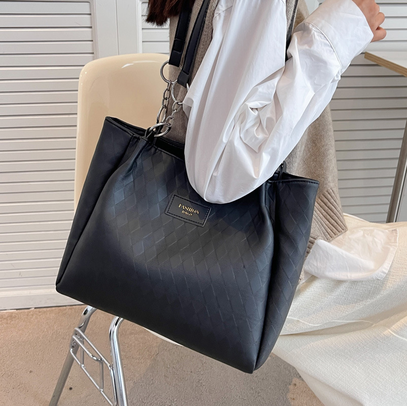 Timeless Shoulder Bag